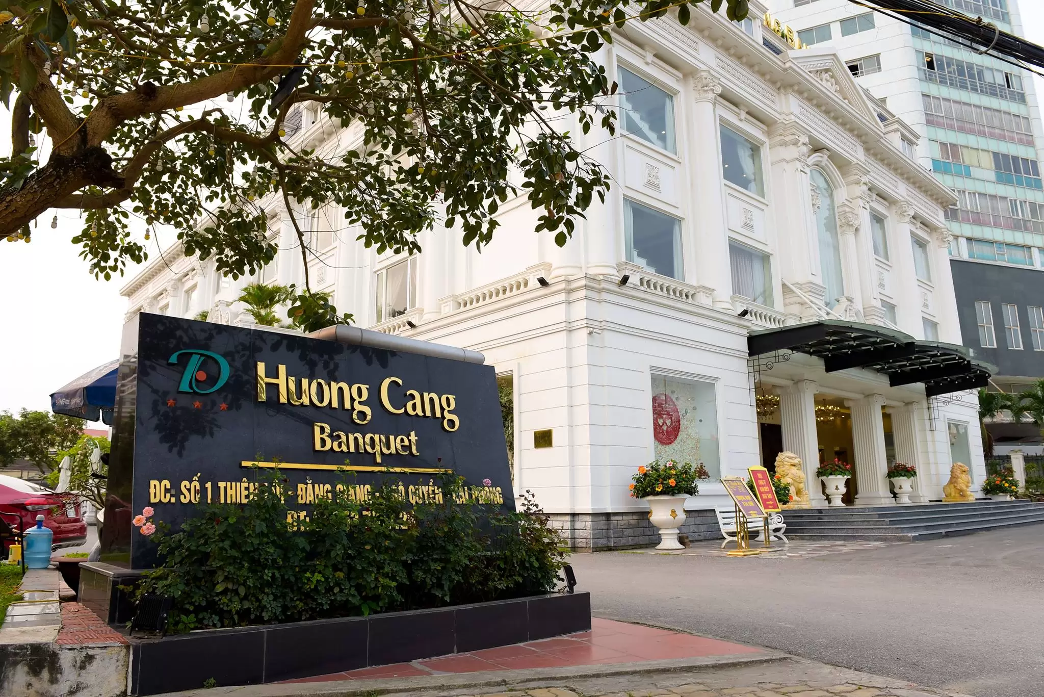 Nhà Hàng Hương Cảng